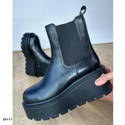 Botin negro detalle resorte plataforma 7cm 255-027