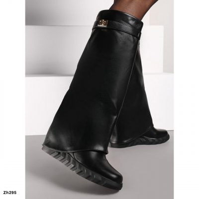 Bota caña alta negro doblez detalle dorado tacon corrido 9cm Y9B-ZX9192-01 C-93